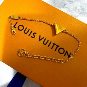 Louis V 10k bracelet